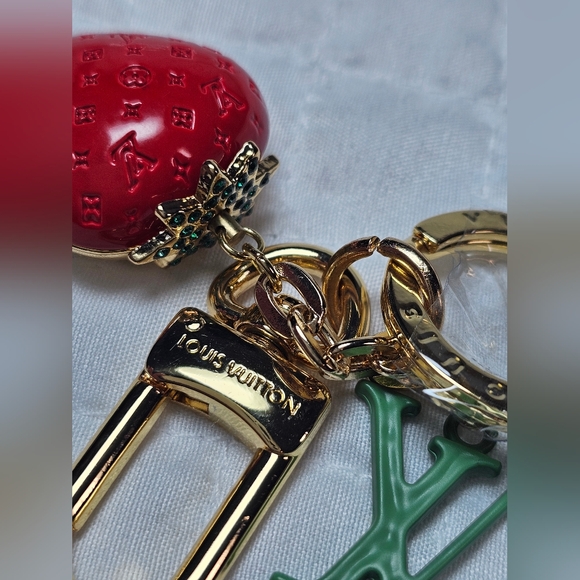 Louis Vuitton Red and Green Key Holder - Picture 5 of 6
